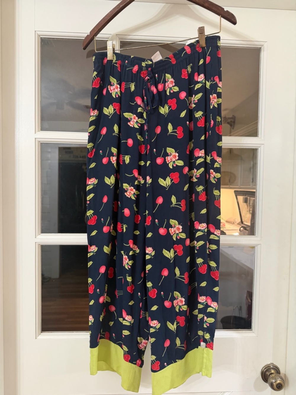 Vintage 90’s Stonebridge Cherries & Blossoms Long Capri Party Pants